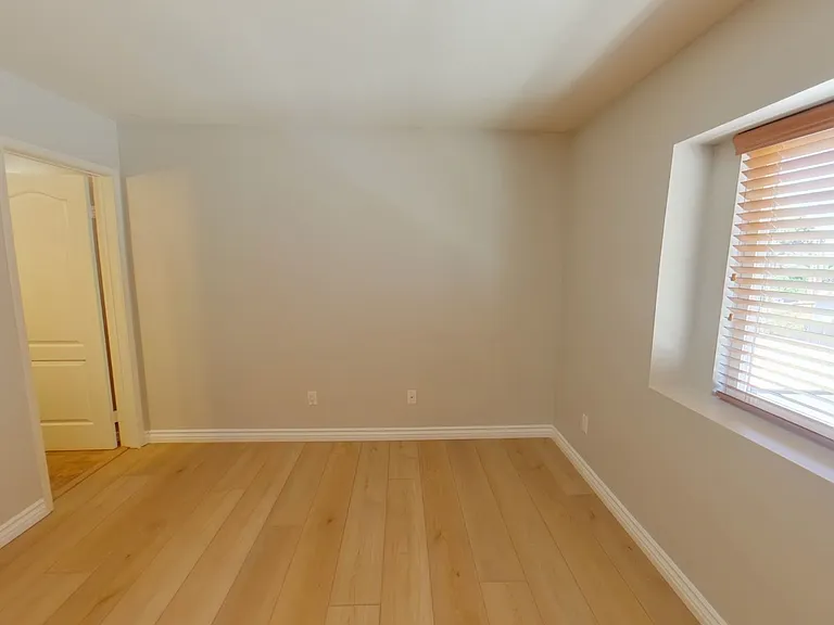 1940 Maple Ave #101 — Photo 10
