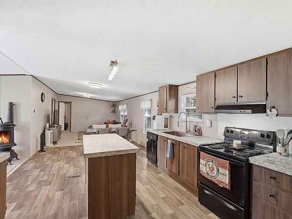 3rd image of 1429 Ball Park Rd