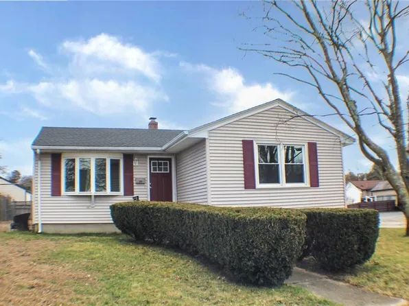 26 Simpson St, North Providence, RI 02911