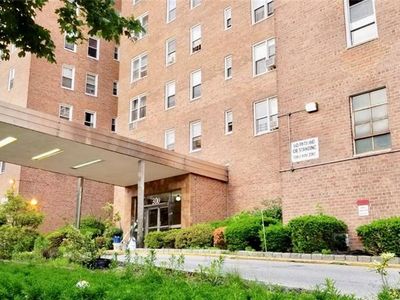 300 N Broadway APT 5H, Yonkers, NY, 10701
