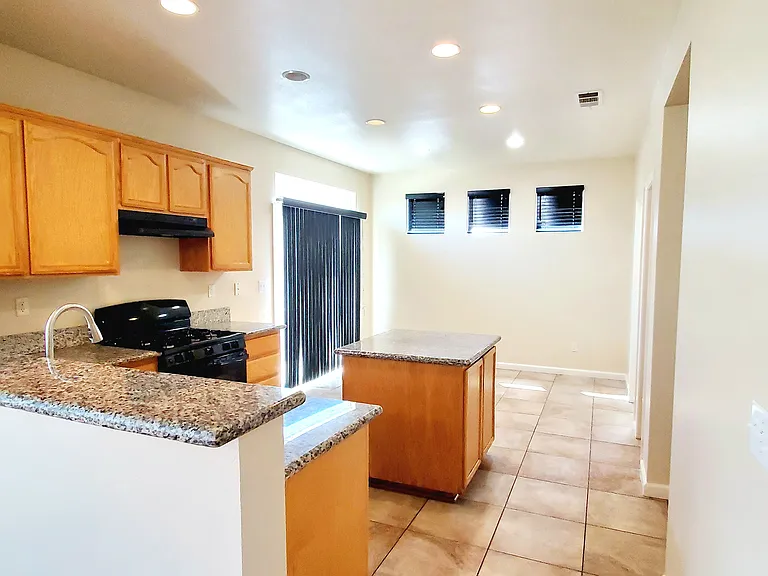1618 Fontanella Way — Photo 9