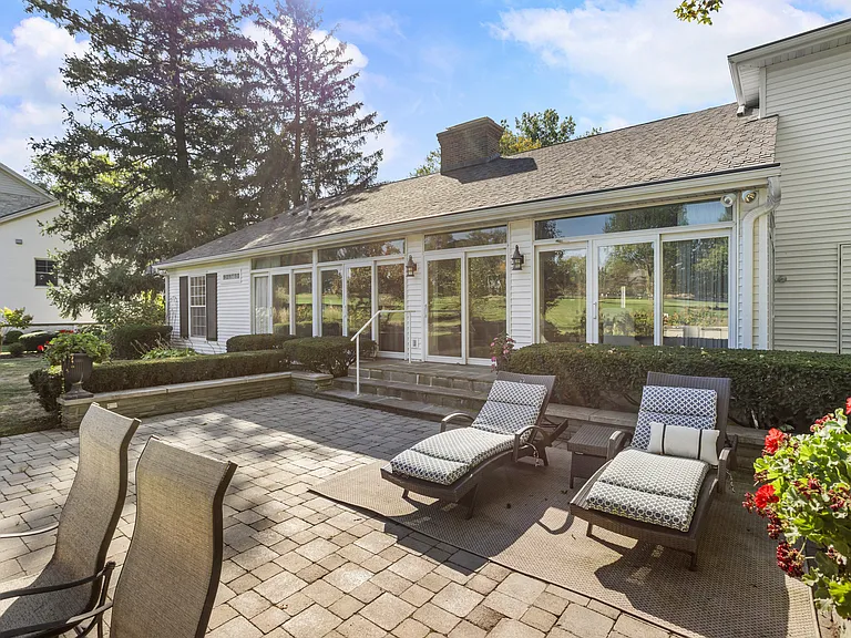 7 Greencroft Dr — Photo 29