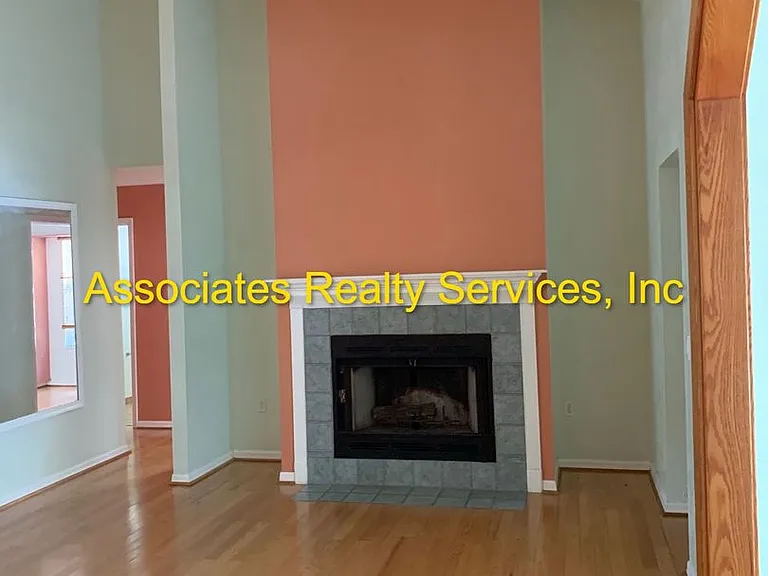 10335 NW 13th Ln — Photo 8