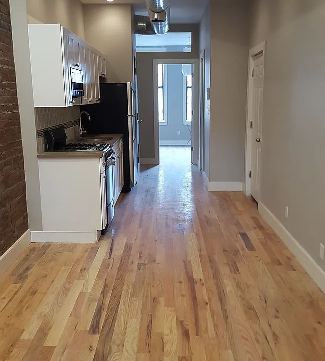 1st image of 144 Manhattan Ave APT 3L