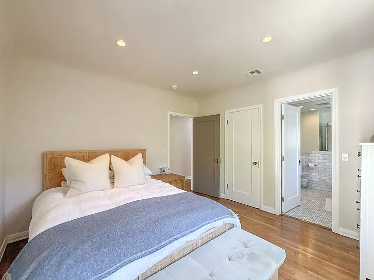 345 Westbourne Dr — Photo 23
