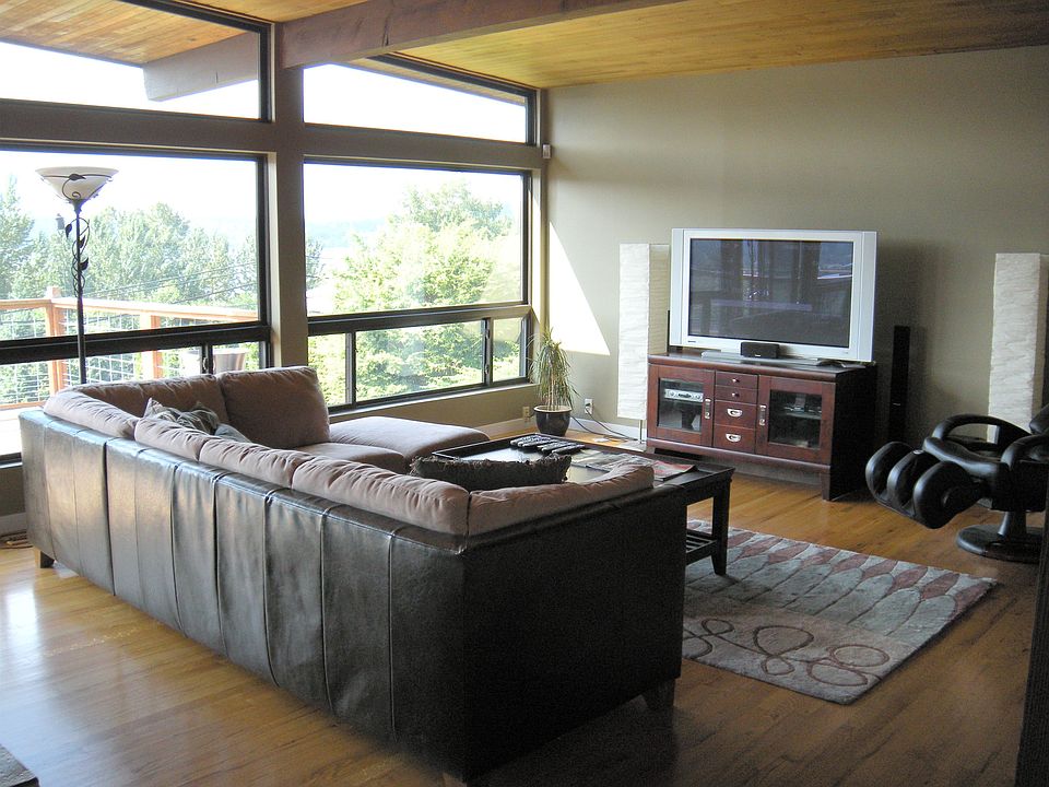 2nd image of 5809 NE 180th St