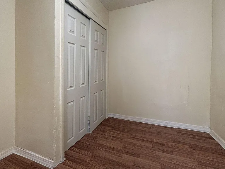 743 E Hilton St — Photo 4