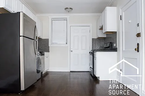 1056 W Lill Ave #1 Photo 1