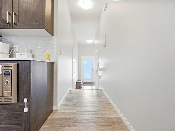 3rd image of 121 S Carringvue Park NW
