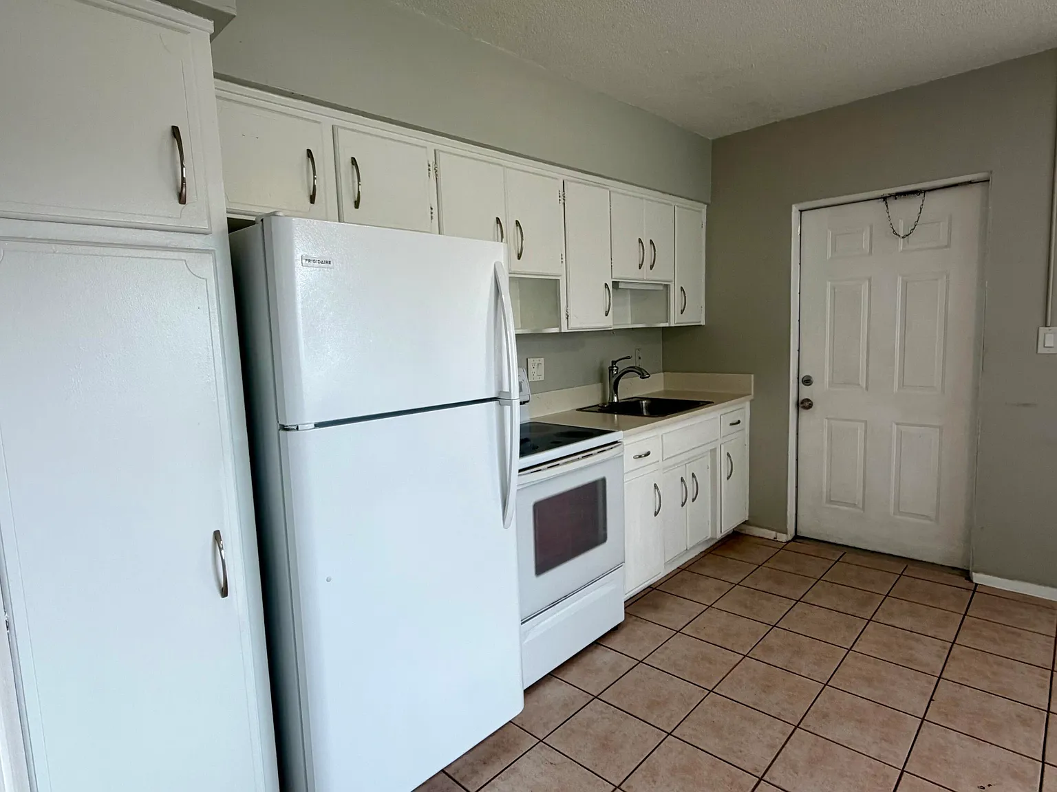 1 bed, 1.0 bath, 500 sqft, $1,450 — Photo 2