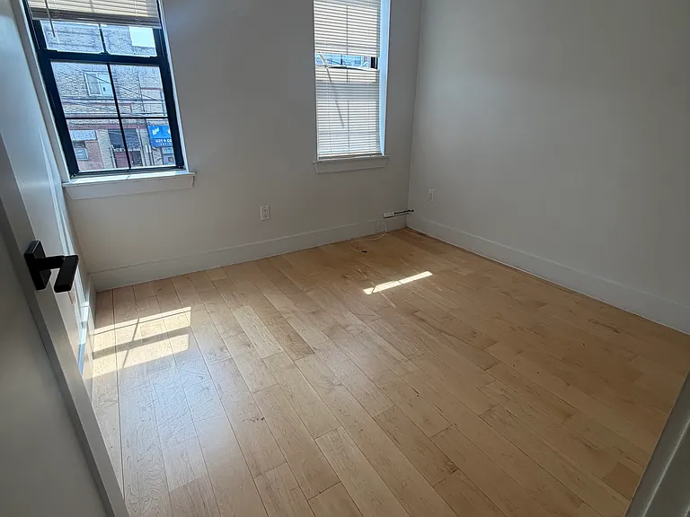 517 Grand Ave #2 — Photo 8