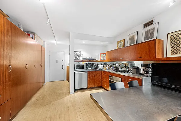 Rented by Compass | media 11