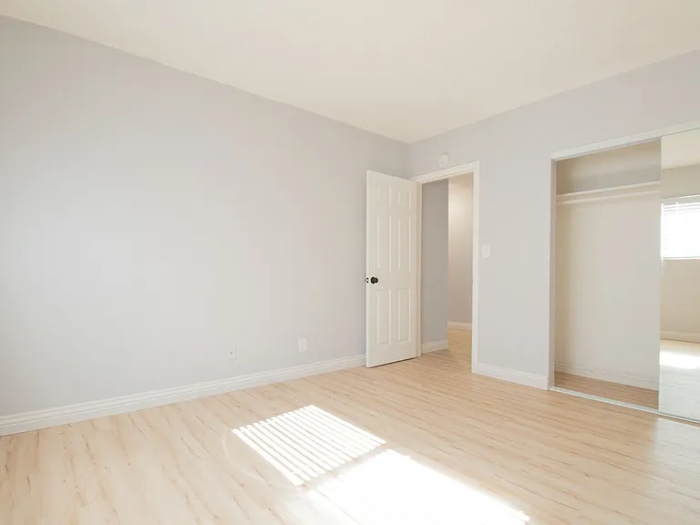 125 E. Spring — Photo 5