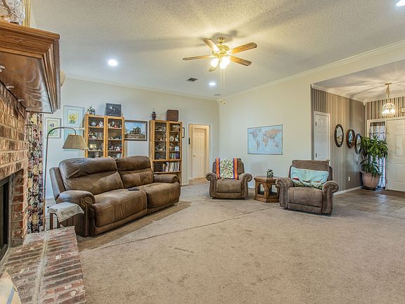 2nd image of 704 Saratoga