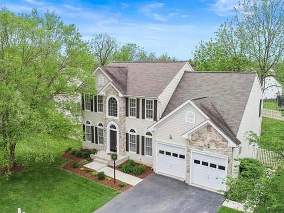 2nd image of 11403 Rolling Green Pl