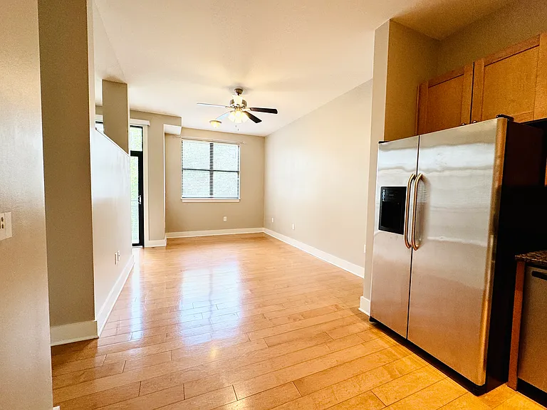 650 S Mill St #212 — Photo 2