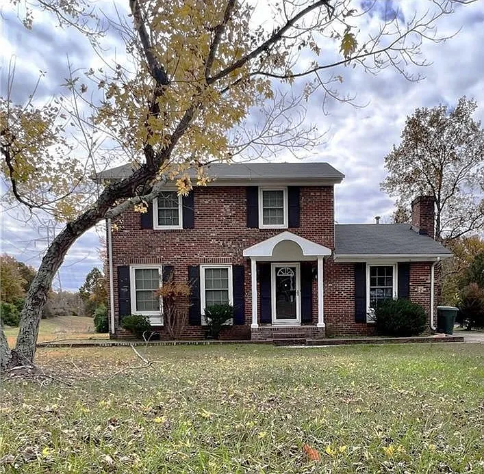 3 bed, $1,750 — Photo 1