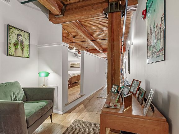 5th image of 220 W Jackson Ave APT 202