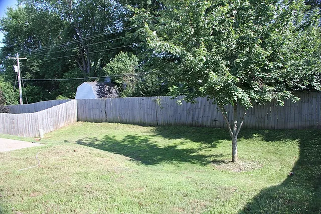 633 Royce Dr — Photo 10