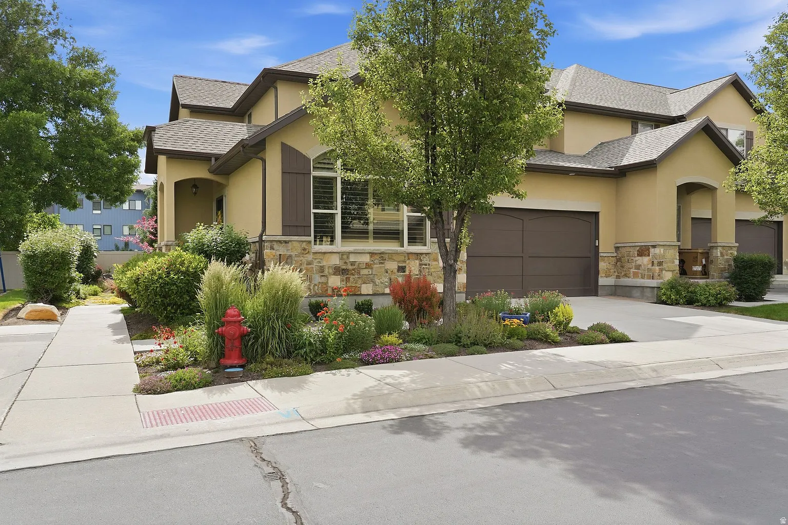 5 bed, 3000 sqft, $2,895 — Photo 1