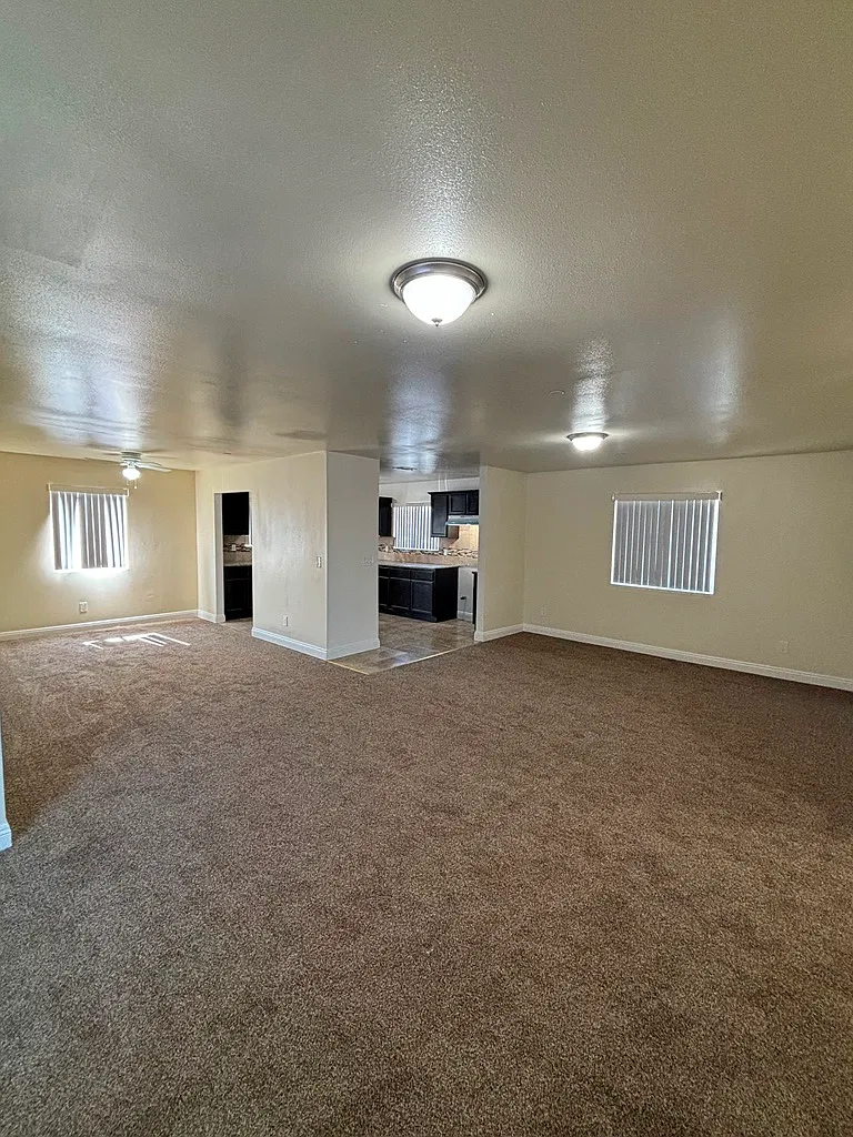 5 bed, 1765 sqft, $4,200 — Photo 2
