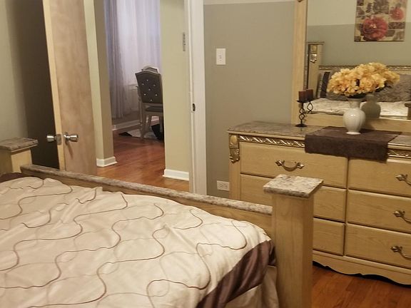 3rd image of 8035 S Paulina St APT 3