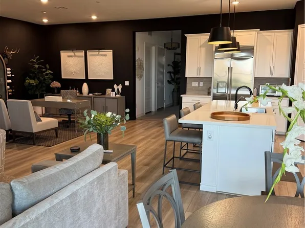 924 Calluna Hills Ln, Las Vegas, NV 89138