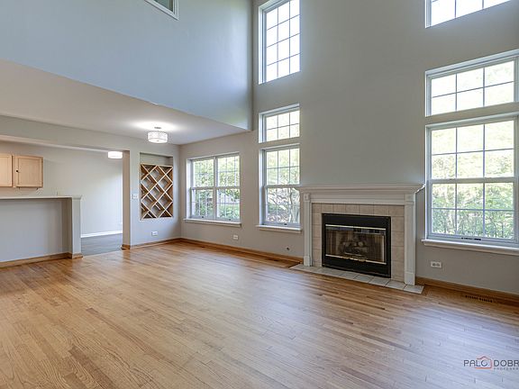 5th image of 2940 Oak Ct #2940