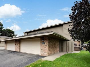 2112 Kings Valley Rd, Golden Valley, MN 55427