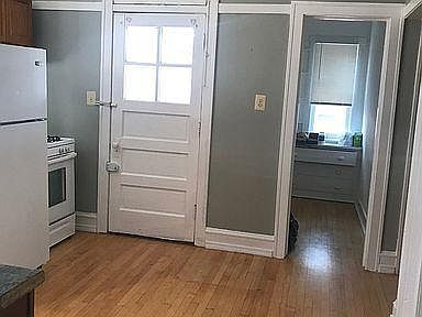 2nd image of 5506 N Spaulding Ave #2
