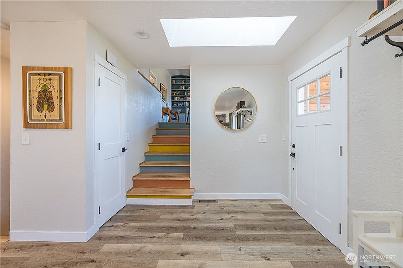 5th image of 1485 Deer Park Road