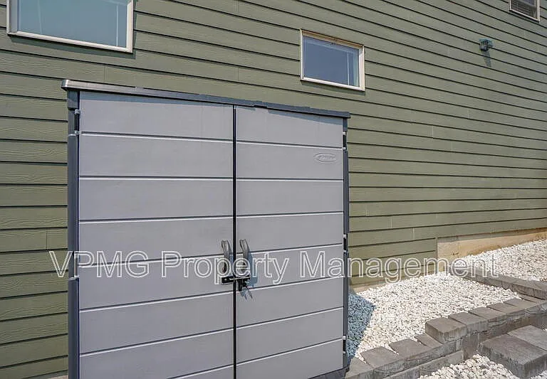 5941 NE 48th St — Photo 30
