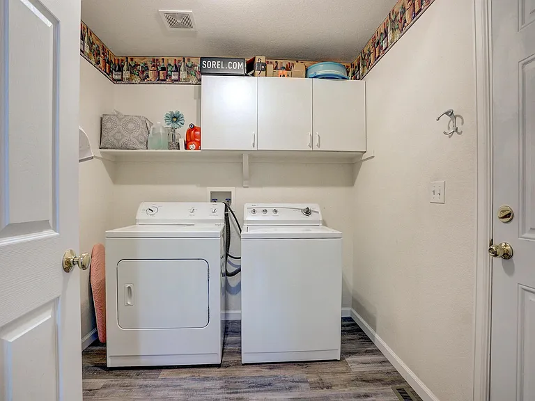 10129 Grove Ct — Photo 2