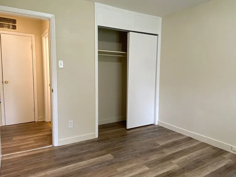 3434 SW Brendan Ave — Photo 3
