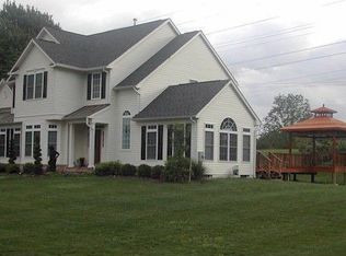 12511 Viewside Dr, Gaithersburg, MD 20878