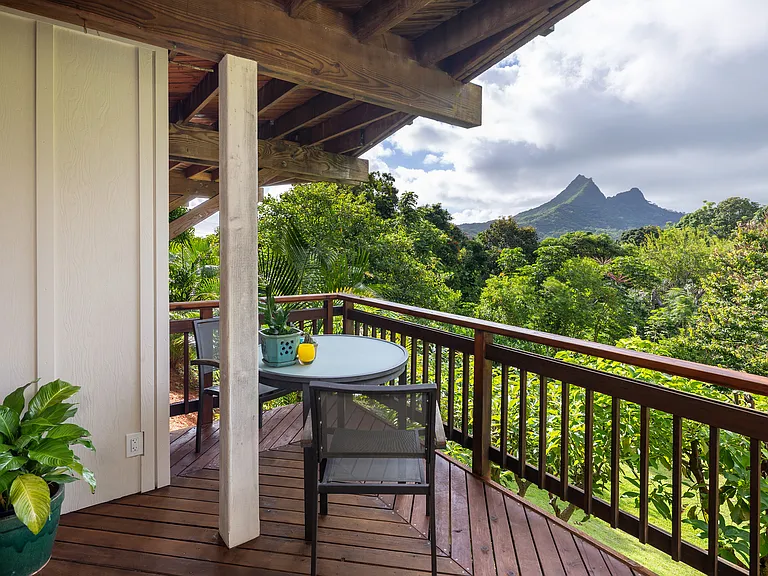 Private lanai with wonderful views of Mt Olomana