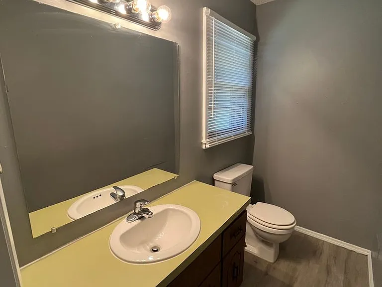 1269 E Rockhill St — Photo 12