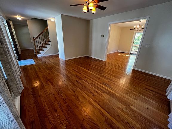 5th image of 8 Pinewood Rd