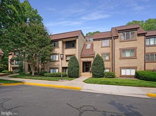 1657 Parkcrest Cir APT 300, Reston, VA 20190