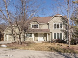 1360 Woodland Dr SW, Rochester, MN 55902