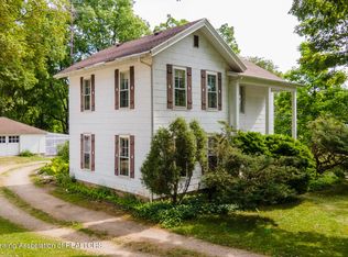 112 Adams St, Leslie, MI 49251