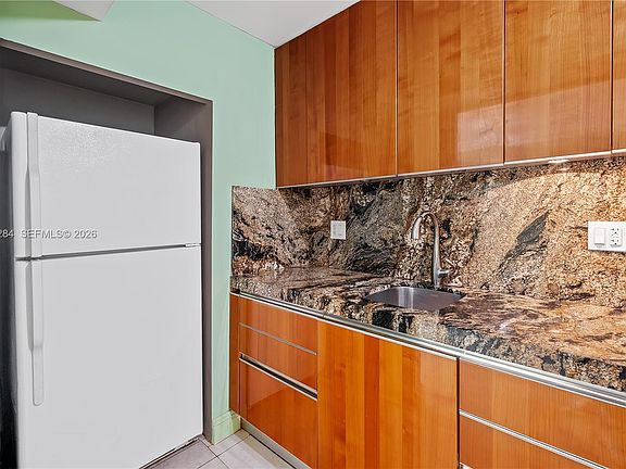 5th image of 250 174th St APT 1510