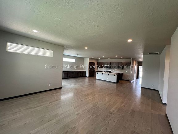 5th image of 246 N Olivewood Ln