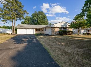 110 Drake Rd, Somerset, NJ 08873