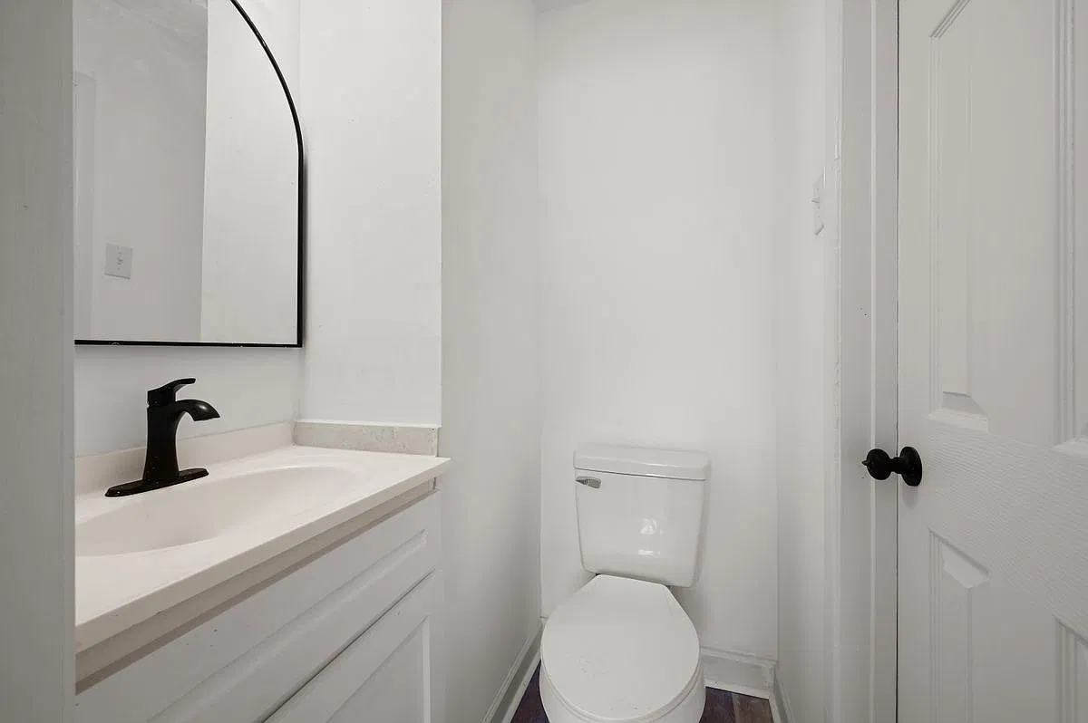 3 bed, 2.0 bath, 1006 sqft, $1,500 — Photo 2
