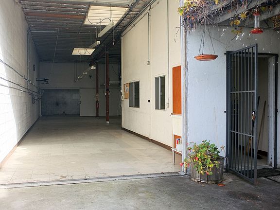 4th image of 312 S 23rd St