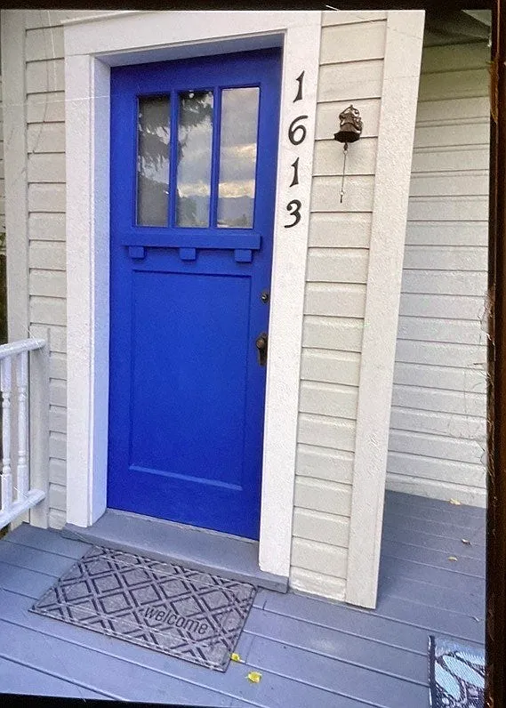 1613 Hillcrest Drive — Photo 1