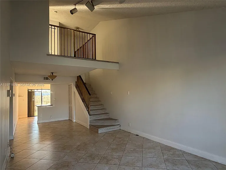 3655 NW 111th Ter — Photo 3