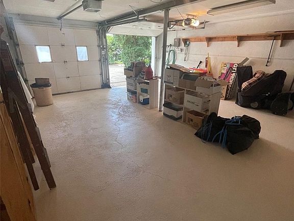 5th image of 44 Vanderlyn Dr