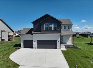 1912 SW Merryman Dr, Lees Summit, MO 64082